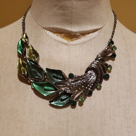 *LAST CHANCE* Statement necklace with earrings - Picture 1 of 3